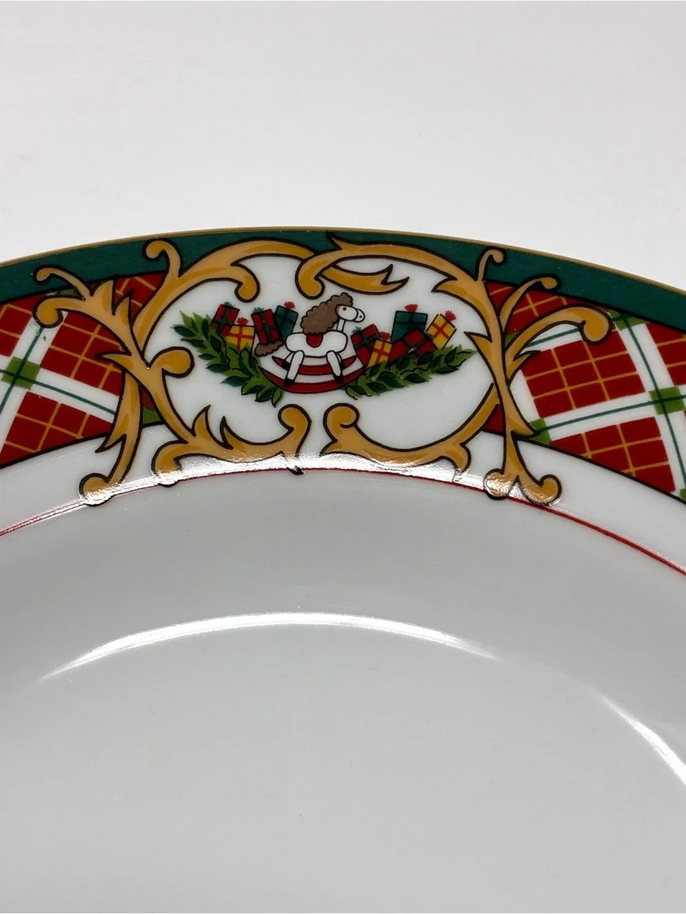 Gibson Designs Windsor Rim Soup Bowls Set Of 4 Holiday Bowls 90’s Art Nouveau